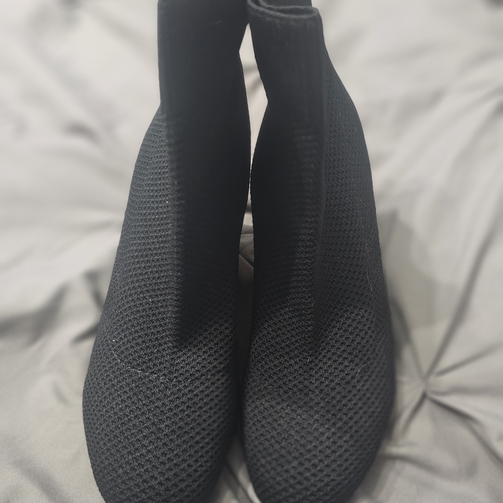 Seven Dials Black Textured Ankle Booties